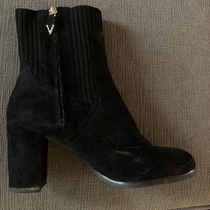 Black Vionic Kaylee Water Resistant Ankle Boot size 8.5